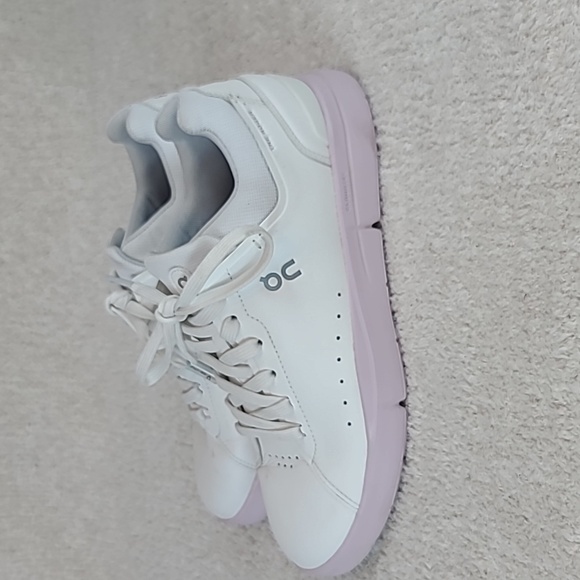 Women's On Cloud The Roger Advantage Lace Up Sneakers - Picture 4 of 8